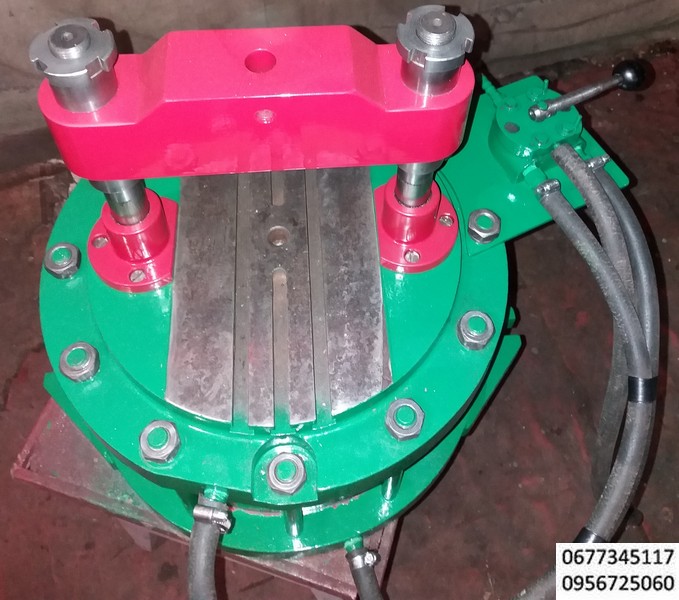 Пресс настольный  пневматический  двухстоечный  номинальное усилие 10 тонн , предназначен для операций холодной штамповки: вырубки, пробивки, гибки, неглубокой вытяжки , опрессовки зажимов , скоб и наконечников на проводах , таблетпресс , таблетирование , габаритный размер — 420х380х450 вес 145кг